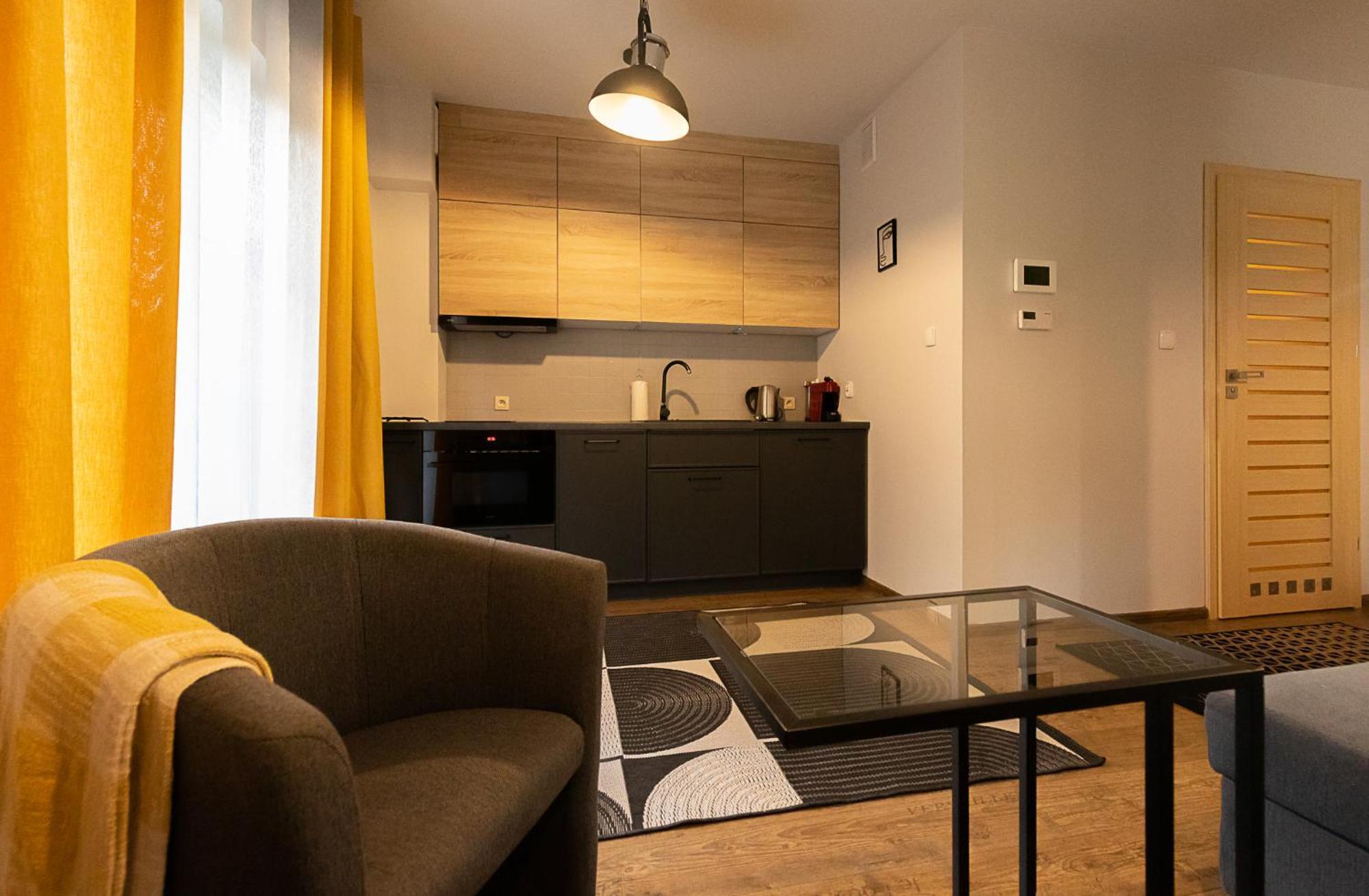 Rentplanet - Apartamenty Pstrowskiego 스클라르스카포렘바 외부 사진